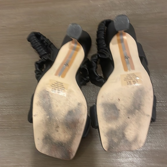 Black heels - Picture 6 of 8